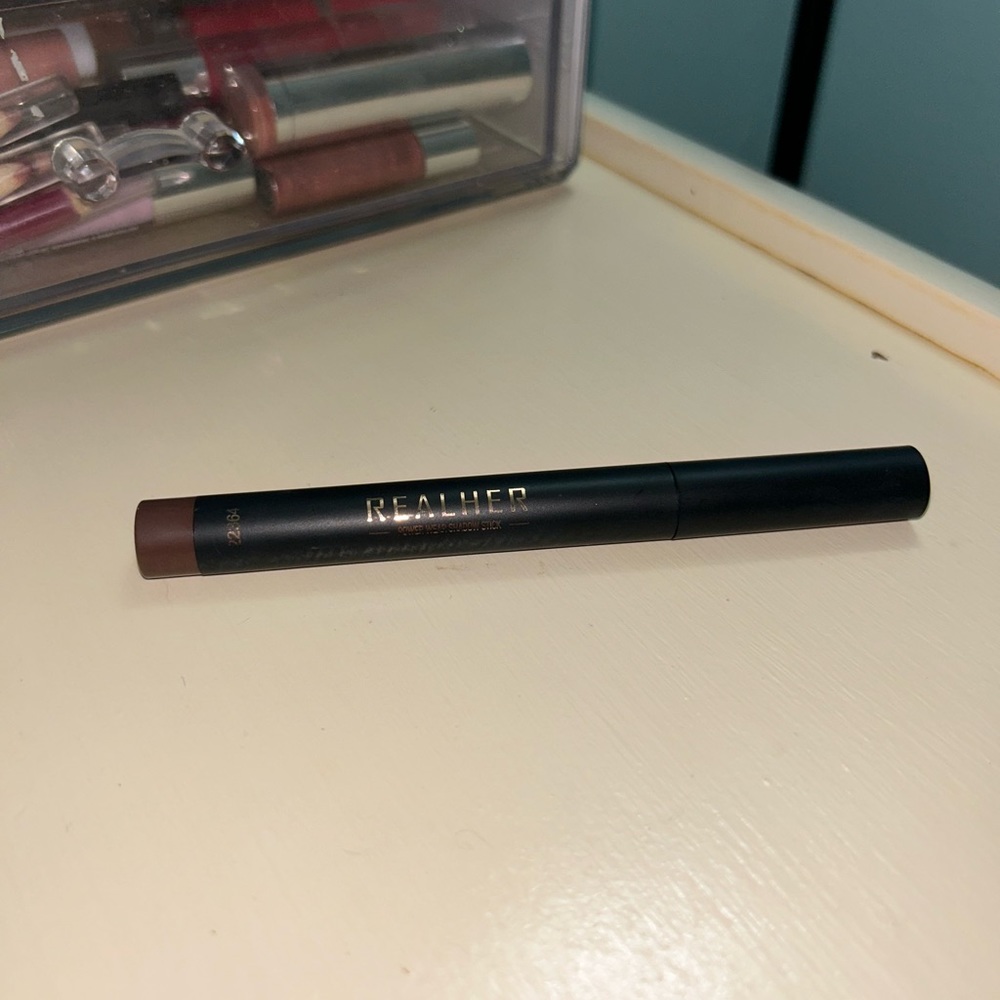 REALHER Power Wear Shadow Stick “Chocolate Matte”